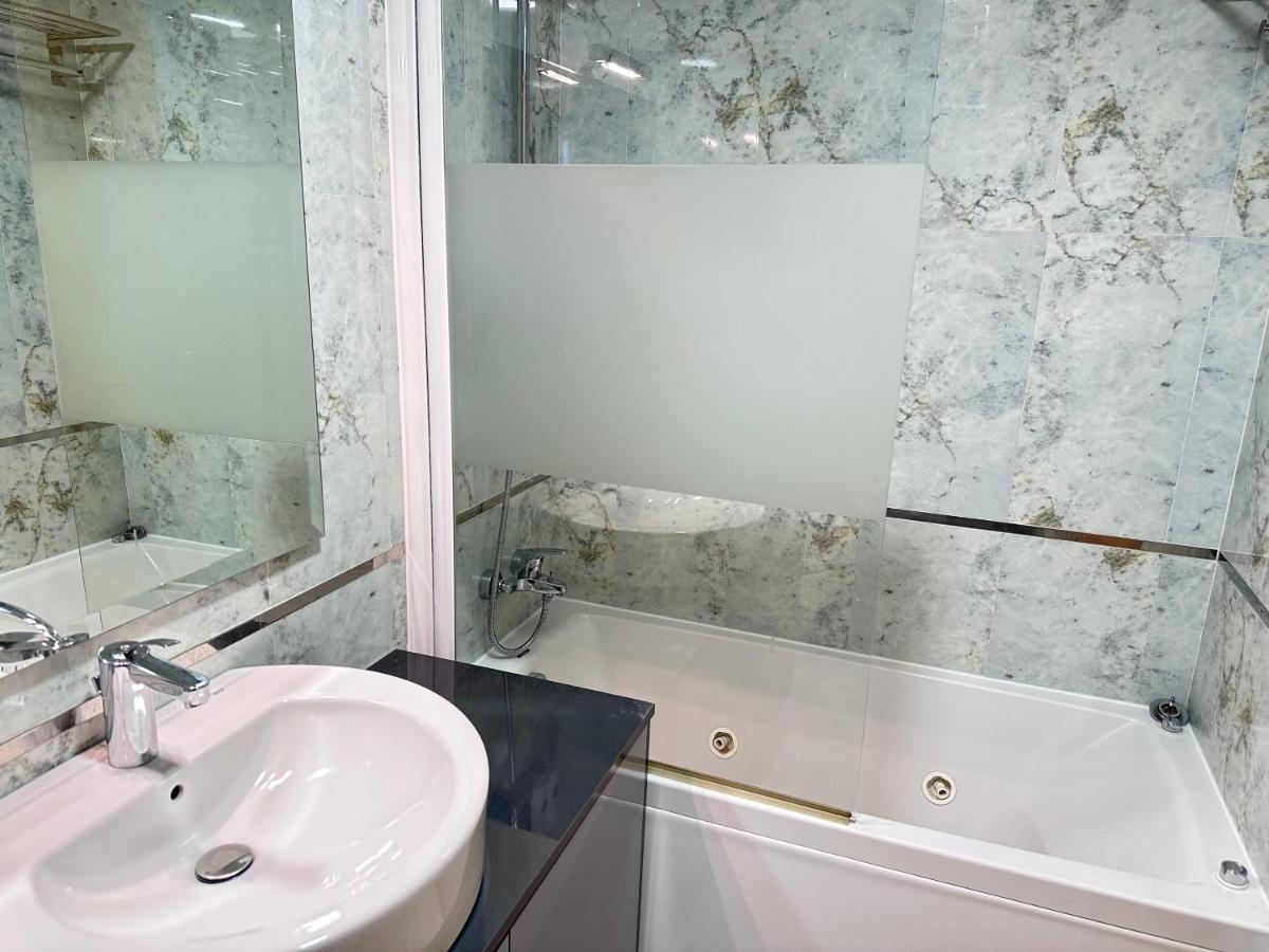 Apartamento Gran Via - Parking Gratis Salamanca Ngoại thất bức ảnh